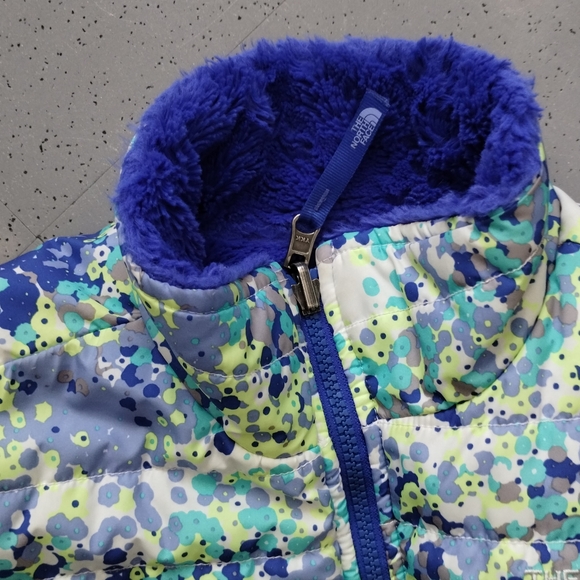 The North Face Reversible Jacket Multicolor Floral/Cobalt Blue Fleece Girls - Picture 9 of 16